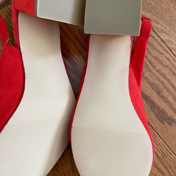 DYNAMITE Slingback Kitten Heels - Picture 7 of 8